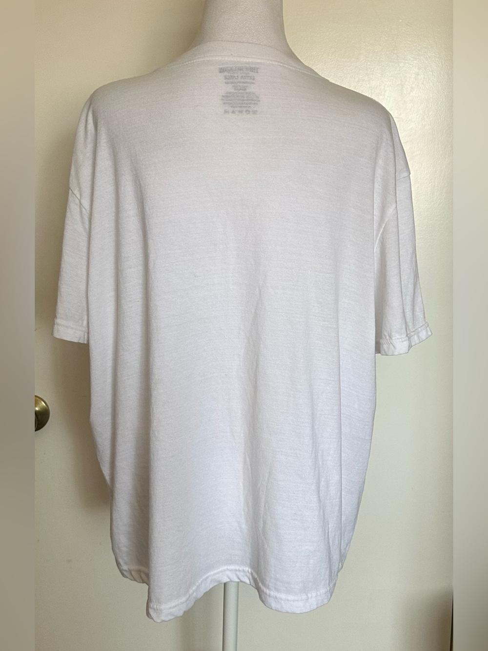 True Religion Women’s V-Neck Tee White Short Sleeve Pullover T-Shirt Sz XL Logo - Picture 10 of 10